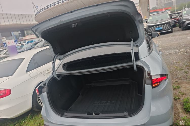 Used Geely Galaxy L6 2025 EM-i 60km Launch Edition Trunk