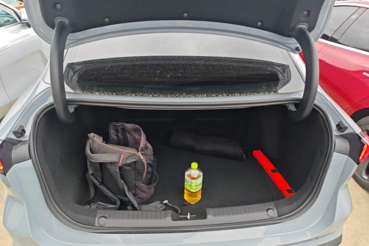 Used Geely Galaxy L6 2025 EM-i 140km Explorer+ Edition Trunk