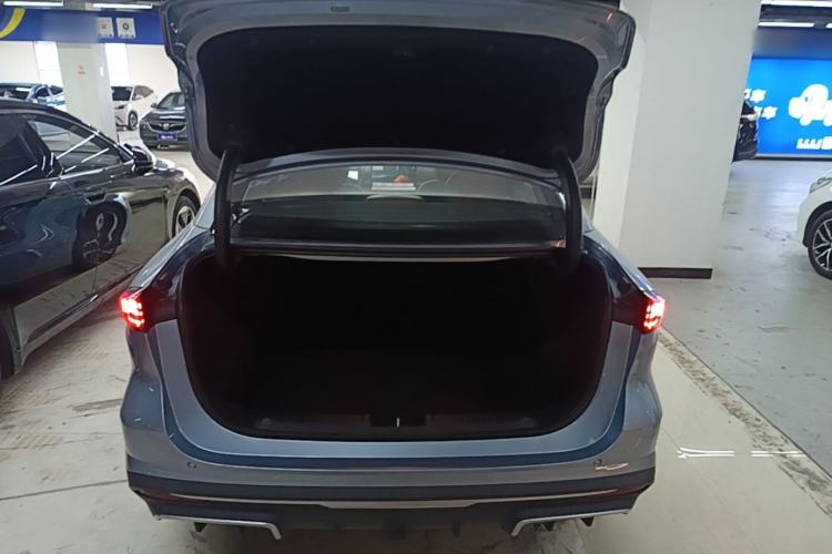 Used Geely Galaxy L6 2025 EM-i 140km Starship Edition Trunk