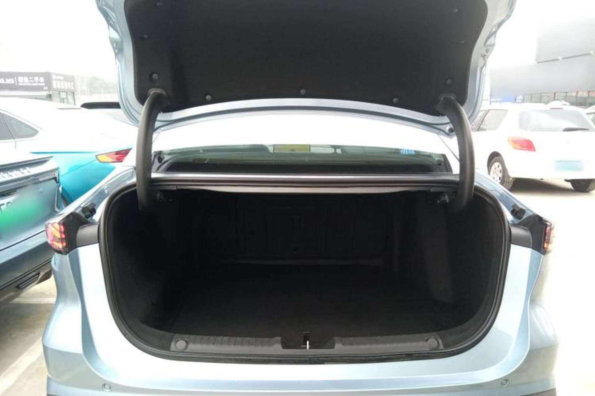 Used Geely Galaxy L6 2025 EM-i 140km Starship Edition Trunk