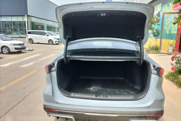 Used Geely Galaxy L6 2025 EM-i 140km Explorer+ Edition Trunk