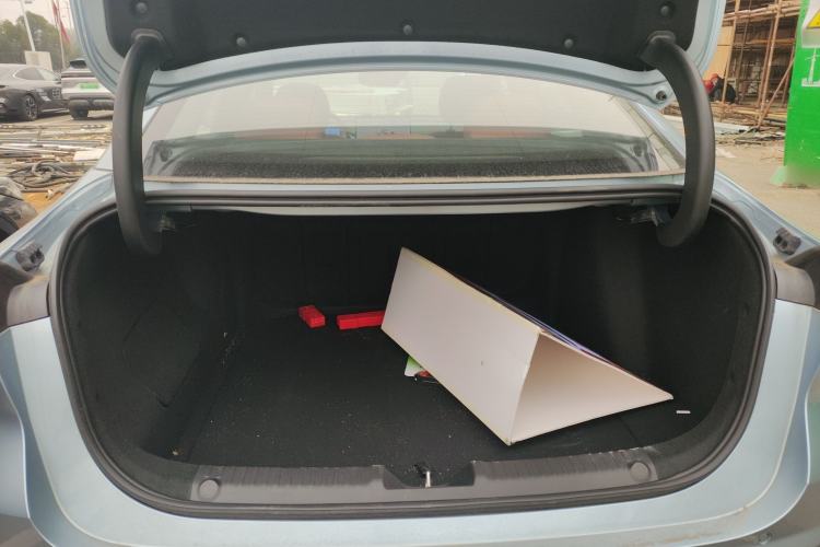 Used Geely Galaxy L6 2025 EM-i 140km Starship Edition Trunk