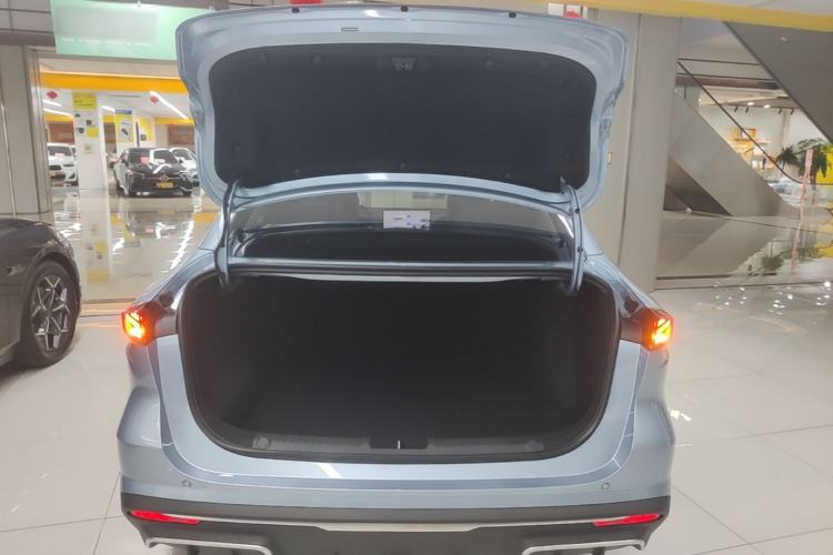 Used Geely Galaxy L6 2025 EM-i 60km Launch Edition Trunk