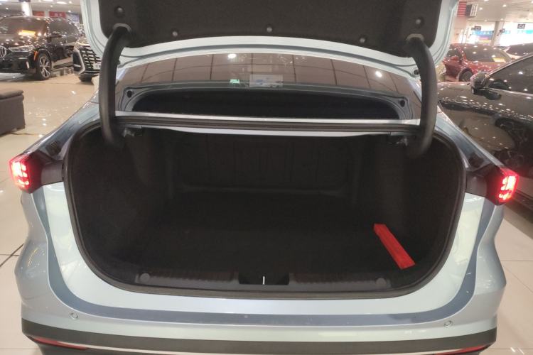Used Geely Galaxy L6 2025 EM-i 140km Starship Edition Trunk