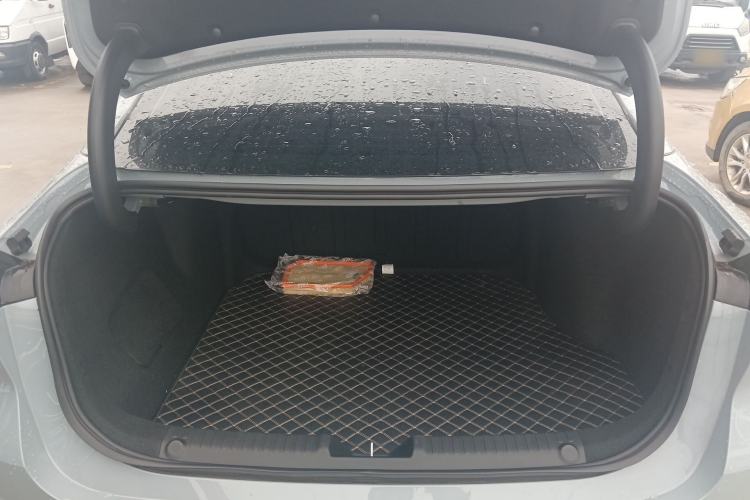 Used Geely Galaxy L6 2025 EM-i 140km Explorer+ Edition Trunk