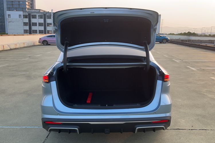 Used Geely Galaxy L6 2025 EM-i 140km Starship Edition Trunk