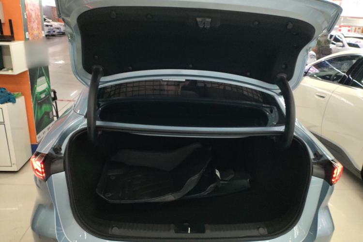 Used Geely Galaxy L6 2025 EM-i 140km Starship Edition Trunk