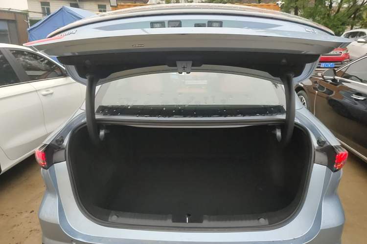 Used Geely Galaxy L6 2025 EM-i 140km Starship Edition Trunk