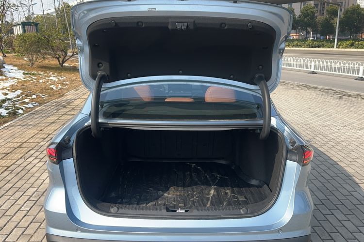 Used Geely Galaxy L6 2025 EM-i 140km Starship Edition Trunk