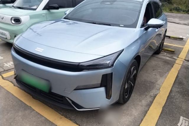 Geely Galaxy L6 2025 EM-i 140km Starship Edition usata