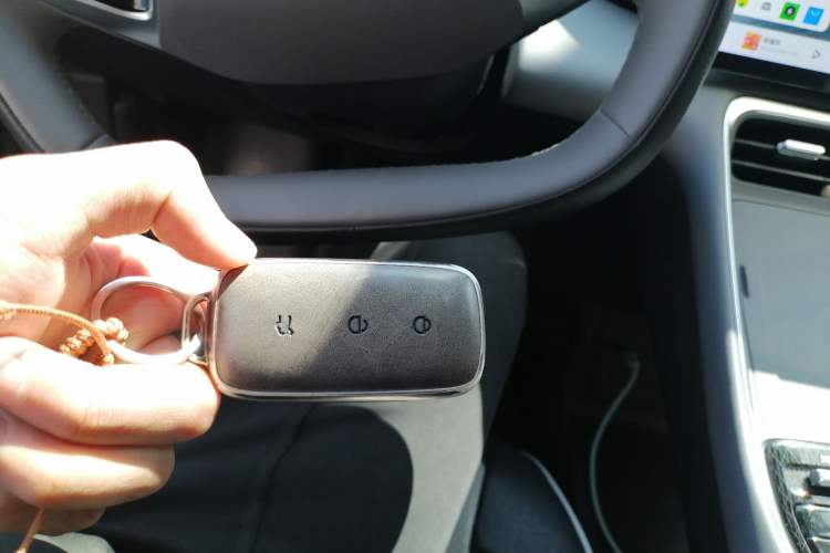 Used Geely Galaxy L6 2025 EM-i 140km Starship Edition Vehicle Key