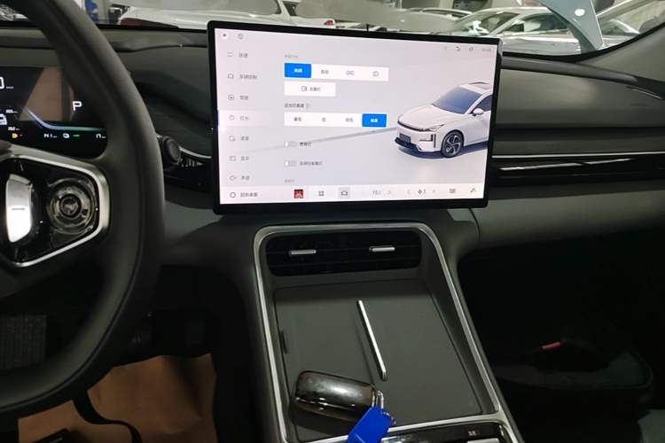 Used Geely Galaxy L6 2025 EM-i 140km Long-Range Version Audio And AC Panel