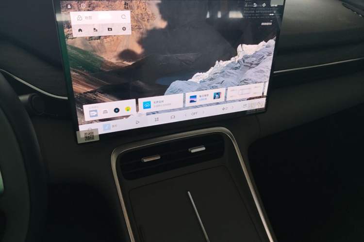 Used Geely Galaxy L6 2025 EM-i 140km Explorer+ Edition Audio And AC Panel