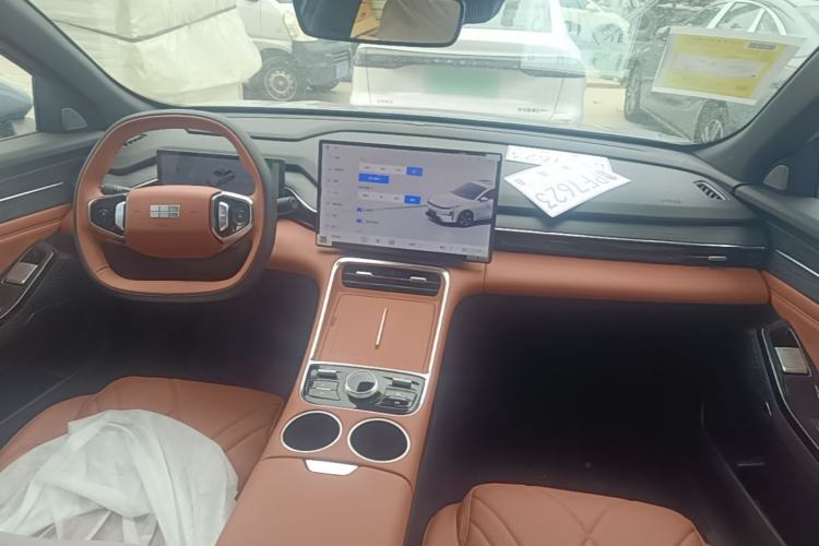 Used Geely Galaxy L6 2025 EM-i 140km Explorer+ Edition Center Console