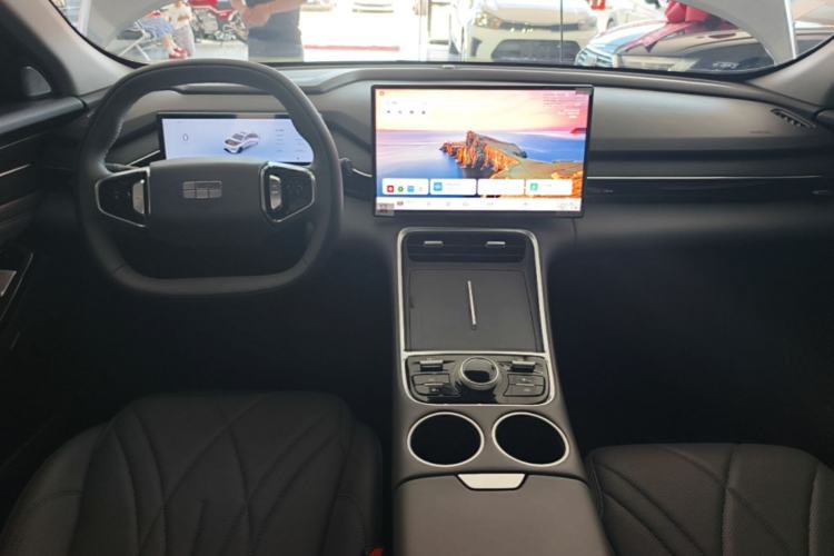 Used Geely Galaxy L6 2025 EM-i 140km Explorer+ Edition Center Console