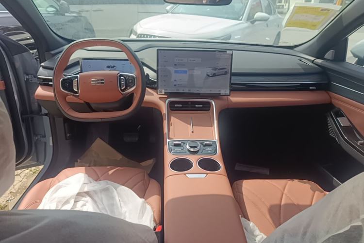 Used Geely Galaxy L6 2025 EM-i 140km Explorer+ Edition Center Console