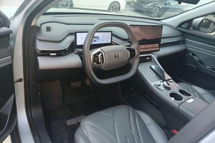 Used Geely Galaxy L6 2025 EM-i 140km Explorer+ Edition Center Console