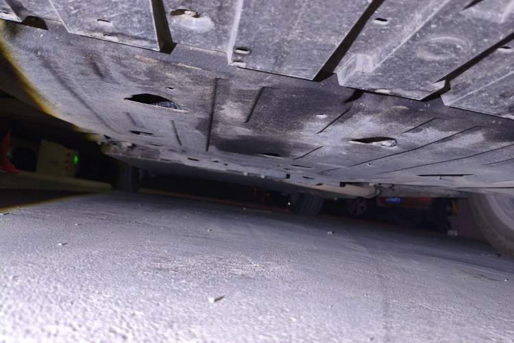 Used Geely Galaxy L6 2025 EM-i 140km Long-Range Version Chassis Front