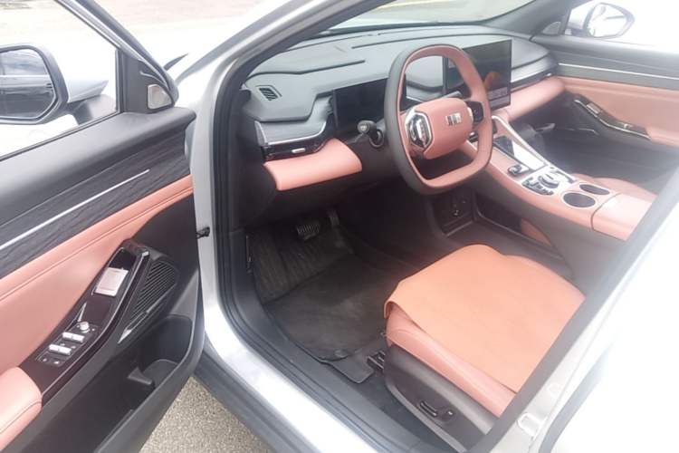 Used Geely Galaxy L6 2025 EM-i 60km Exploration Edition Driver Seat