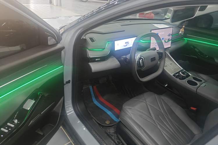 Used Geely Galaxy L6 2025 EM-i 140km Explorer+ Edition Driver Seat
