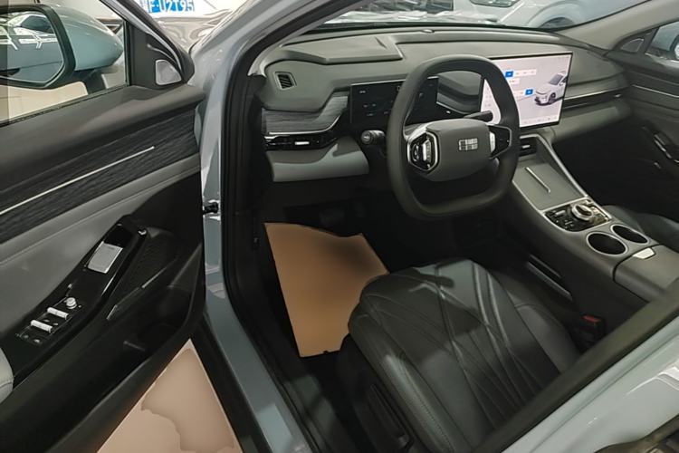 Used Geely Galaxy L6 2025 EM-i 140km Long-Range Version Driver Seat