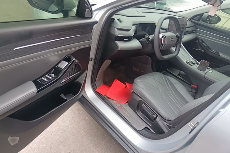 Used Geely Galaxy L6 2025 EM-i 60km Launch Edition Driver Seat