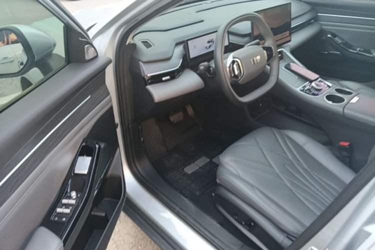Used Geely Galaxy L6 2025 EM-i 140km Explorer+ Edition Driver Seat