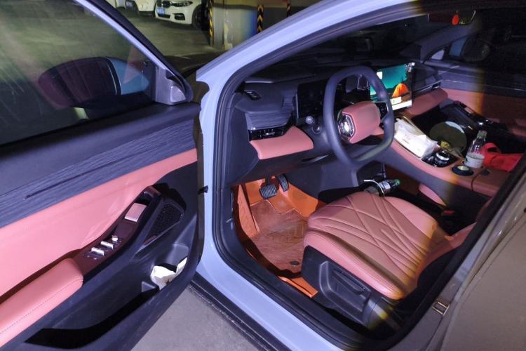 Used Geely Galaxy L6 2025 EM-i 140km Long-Range Version Driver Seat
