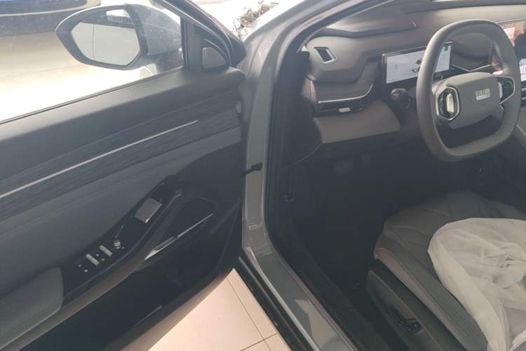 Used Geely Galaxy L6 2025 EM-i 140km Explorer+ Edition Driver Seat