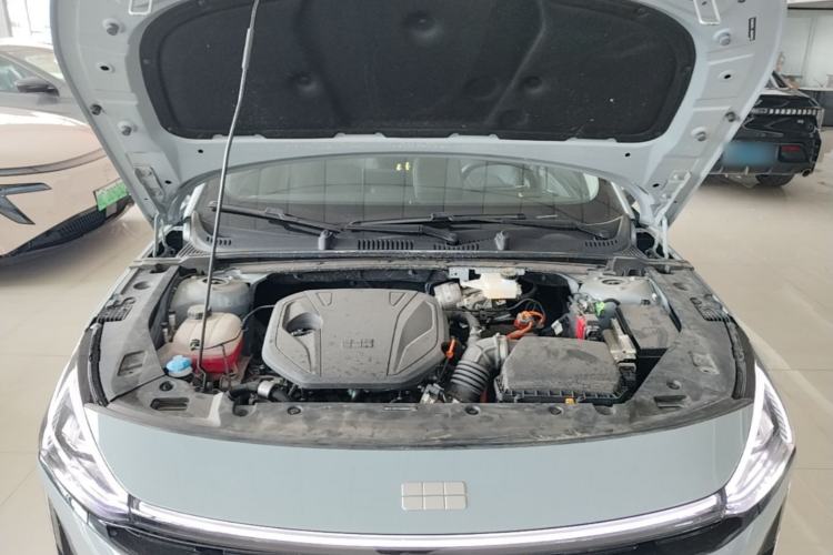 Used Geely Galaxy L6 2025 EM-i 140km Long-Range Version Engine Bay