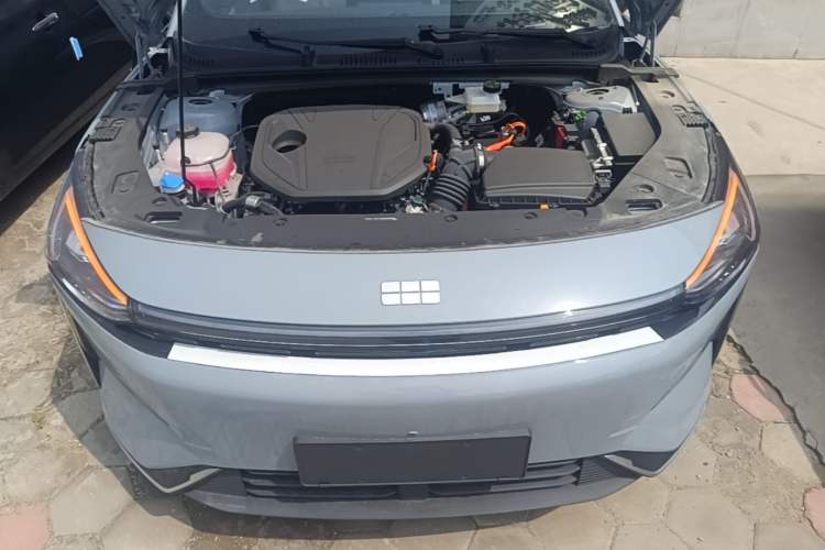 Used Geely Galaxy L6 2025 EM-i 140km Explorer+ Edition Engine Bay
