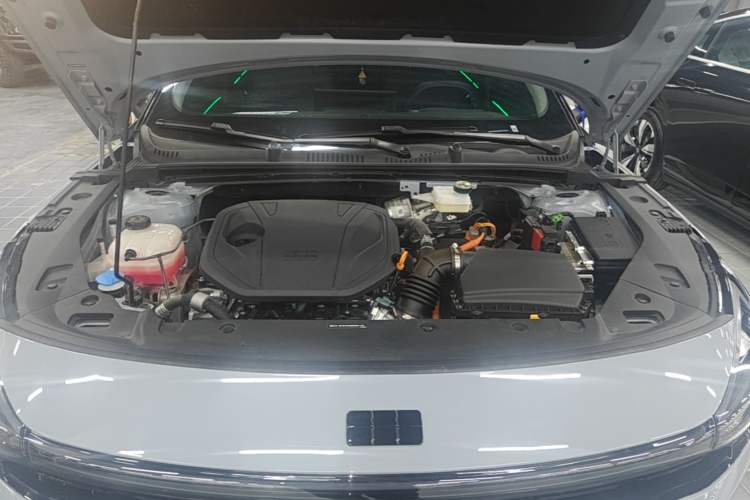 Used Geely Galaxy L6 2025 EM-i 140km Explorer+ Edition Engine Bay