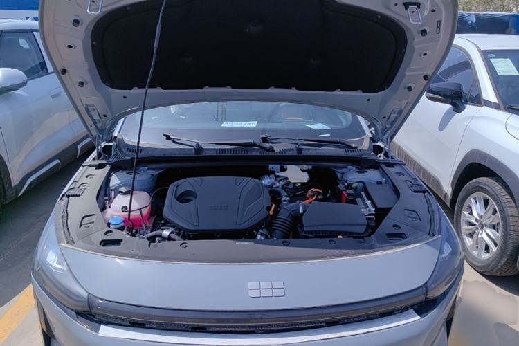 Used Geely Galaxy L6 2025 EM-i 60km Launch Edition Engine Bay