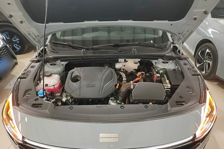 Used Geely Galaxy L6 2025 EM-i 140km Long-Range Version Engine Bay