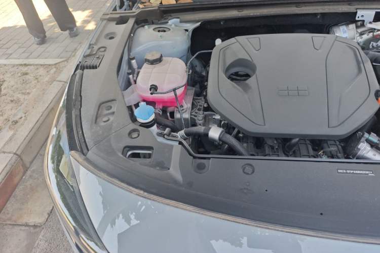 Used Geely Galaxy L6 2025 EM-i 140km Explorer+ Edition Engine Bay Right