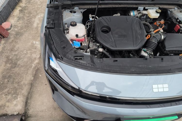 Used Geely Galaxy L6 2025 EM-i 60km Exploration Edition Engine Bay Right