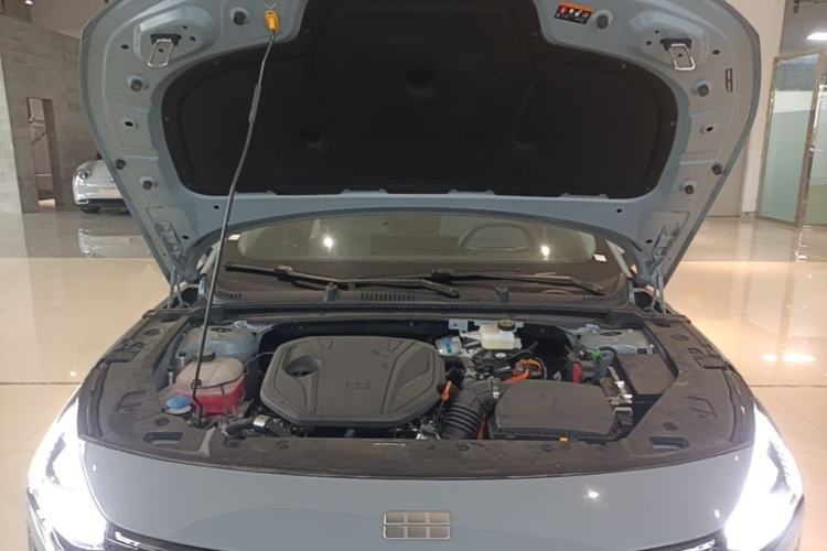 Used Geely Galaxy L6 2025 EM-i 60km Launch Edition Engine Bay