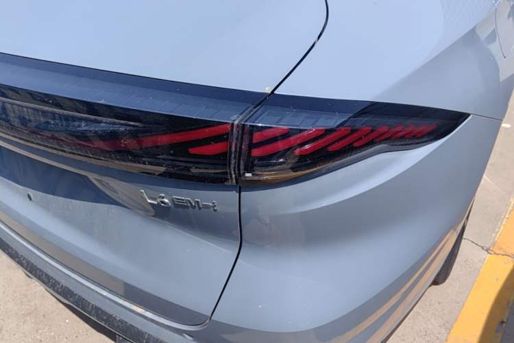 Used Geely Galaxy L6 2025 EM-i 60km Launch Edition Exterior 3