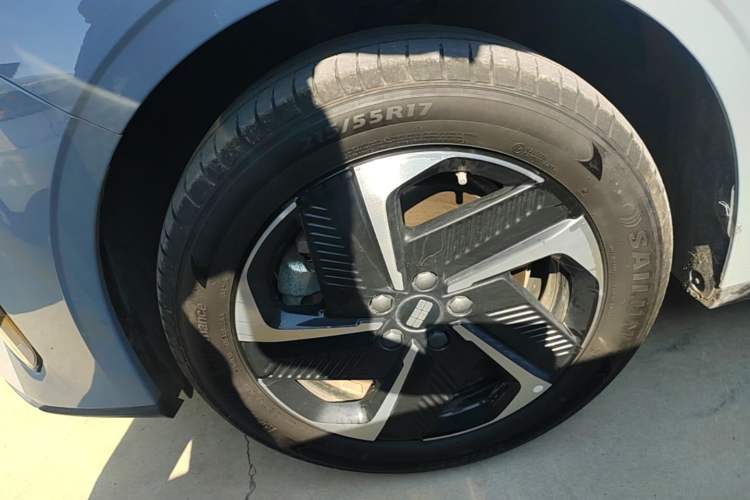Used Geely Galaxy L6 2025 EM-i 140km Explorer+ Edition Exterior 4