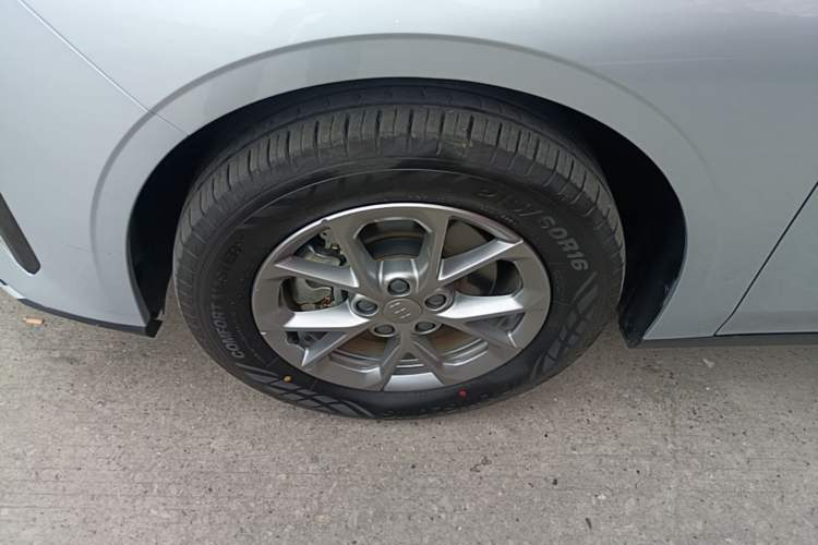 Used Geely Galaxy L6 2025 EM-i 60km Launch Edition Exterior 4