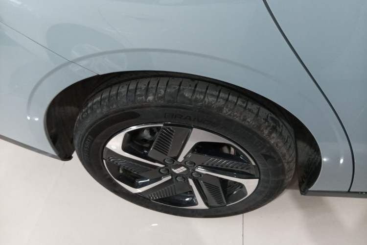 Used Geely Galaxy L6 2025 EM-i 140km Explorer+ Edition Exterior 5