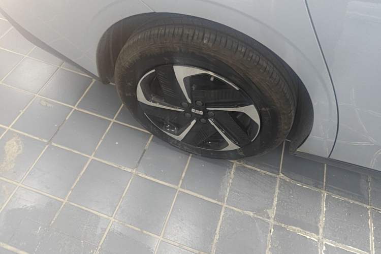 Used Geely Galaxy L6 2025 EM-i 140km Explorer+ Edition Exterior 5