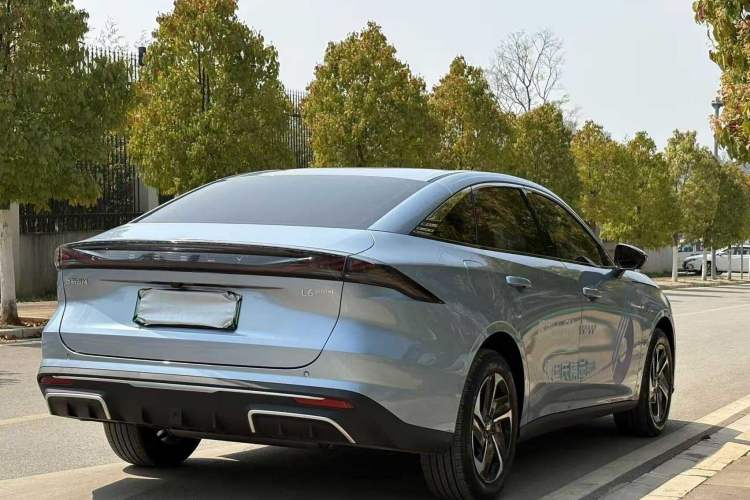 Used Geely Galaxy L6 2025 EM-i 140km Starship Edition Exterior 7