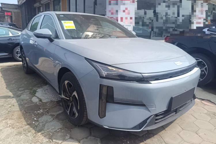 Used Geely Galaxy L6 2025 EM-i 140km Explorer+ Edition Front Right 45 Deg