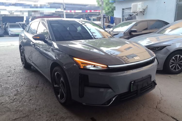 Used Geely Galaxy L6 2025 EM-i 140km Explorer+ Edition Front Right 45 Deg