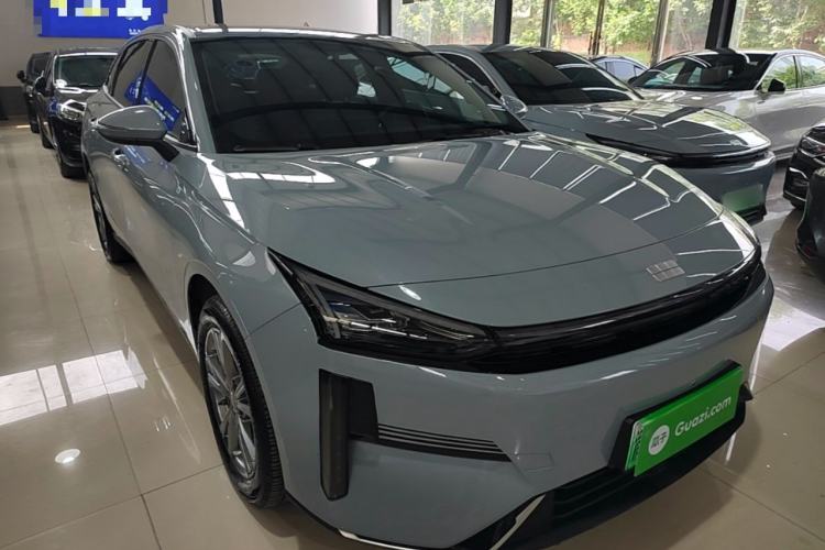 Used Geely Galaxy L6 2025 EM-i 140km Long-Range Version Front Right 45 Deg