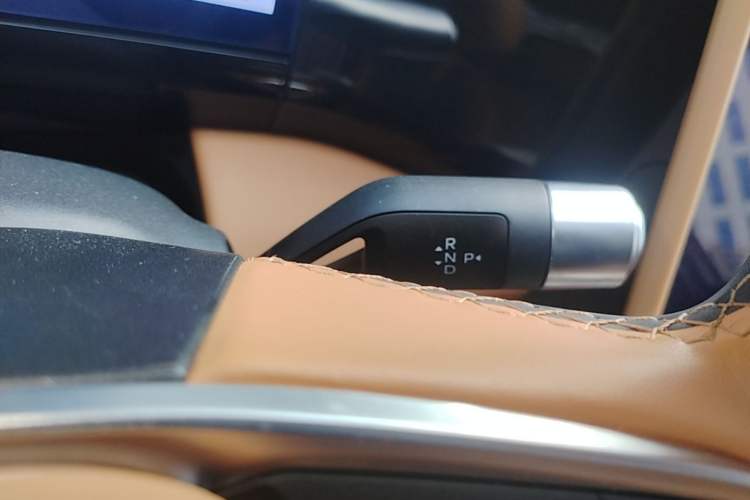 Used Geely Galaxy L6 2025 EM-i 140km Starship Edition Gear Lever