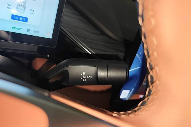 Used Geely Galaxy L6 2025 EM-i 140km Explorer+ Edition Gear Lever