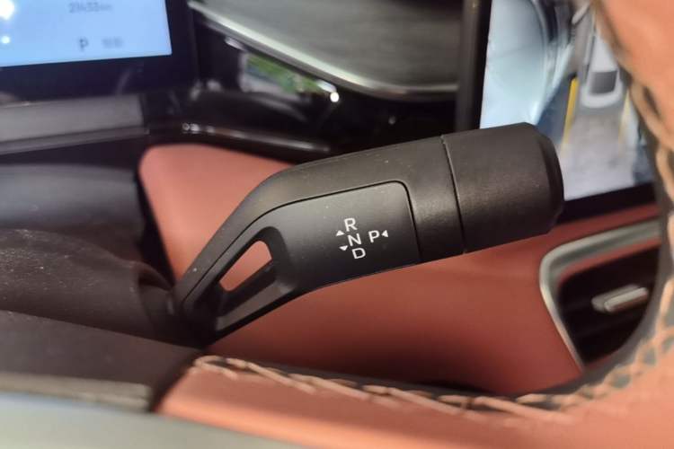 Used Geely Galaxy L6 2025 EM-i 140km Explorer+ Edition Gear Lever