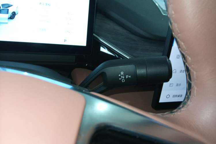 Used Geely Galaxy L6 2025 EM-i 140km Explorer+ Edition Gear Lever
